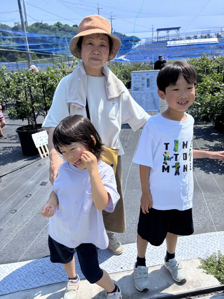 ブルーベリーファームみさき・大阪・岬町・孫とブルーベリー狩り