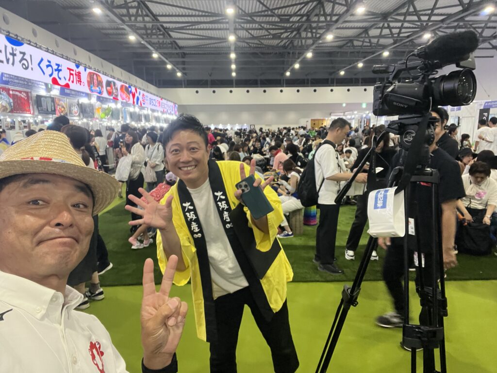 万博でやのぱんさんとブルーベリーファームみさきがステージトークショー
