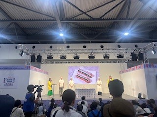 やのぱんさんと万博でブルーベリーファームみさきのトークショー